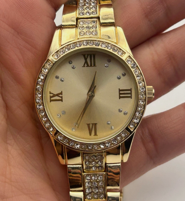 Classic Ladies’ Watch – Graceful Design