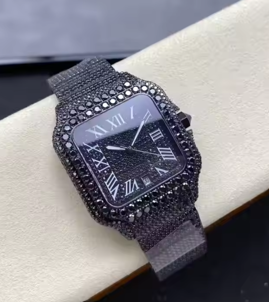 Stylish Women’s Watch with Shiny Black Accent