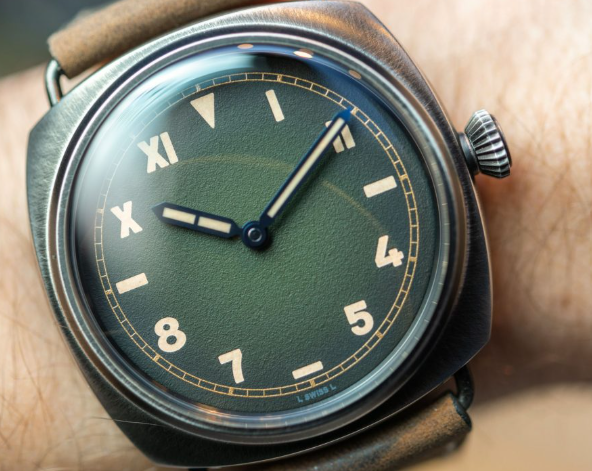 Elegant Men’s Watch – Brown Strap with Green Dial Design