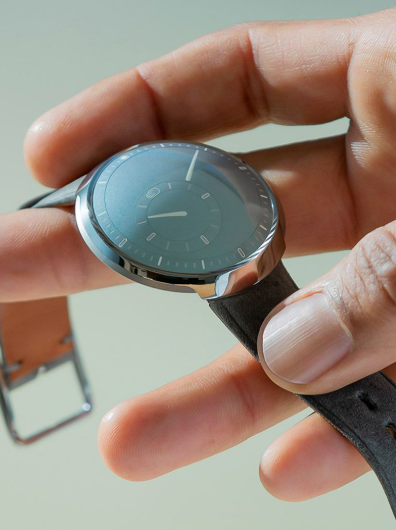 Elegant Men’s Watch – Grey Velvet-Touch Strap & Simple Green Face