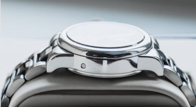 Men’s Metal Strap Watch – Durable & Bold