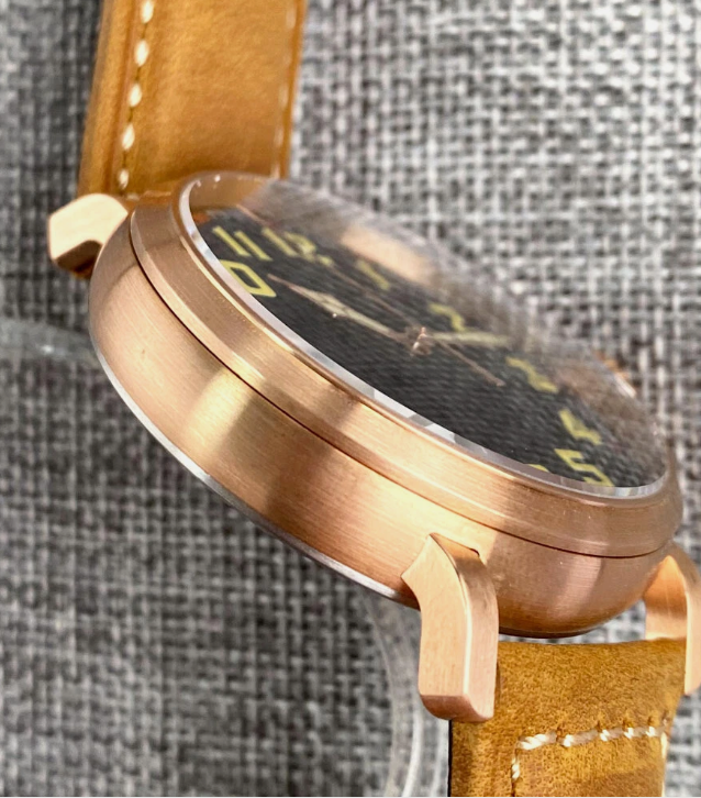 Men’s Analog Watch – Classic Look